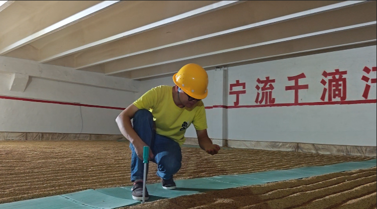 从粮仓到舞台，这位原粮保管员藏不住了